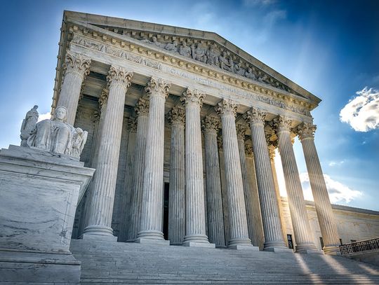 Sąd Najwyższy nie wydał we wtorek orzeczenia w sprawie ceł Trumpa