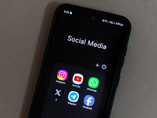 Sąd nakazał Mecie i YouTube wypłacenie 3 mln USD w przełomowym procesie ws. uzależnienia dzieci