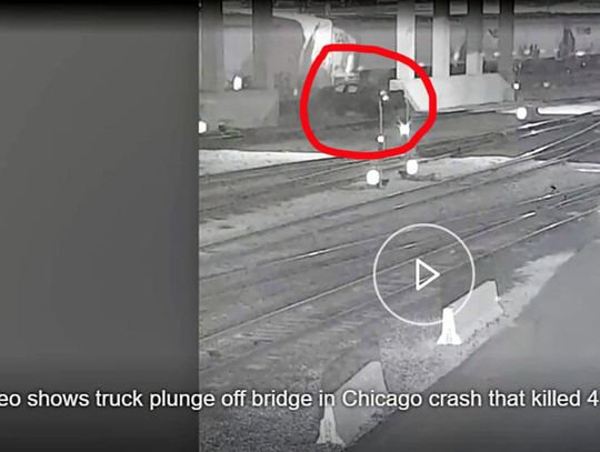 Samochód spadł z wiaduktu, zginęło czworo nastolatków z przedmieść (WIDEO)