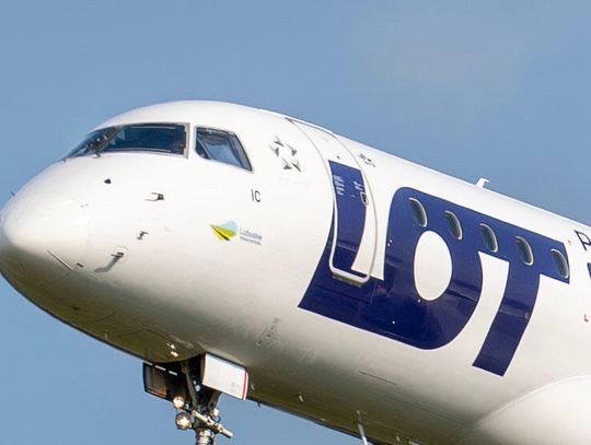 Samolot PLL LOT wypadł z pasa startowego na lotnisku w Wilnie Samolot PLL LOT wypadł z pasa startowego na lotnisku w Wilnie