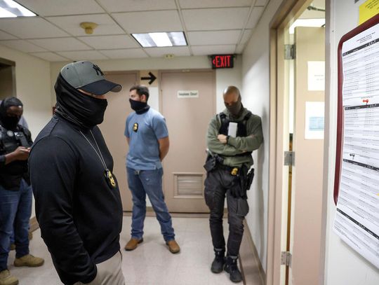 Sędzia powiatu Cook zakazał funkcjonariuszom ICE zatrzymań na terenie sądów