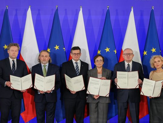 Sędziowie wybrani w marcu do Trybunału Konstytucyjnego złożyli ślubowania w Sejmie