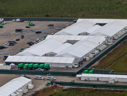 Sekretarz DHS zapowiada powstanie kolejnych ośrodków detencyjnych