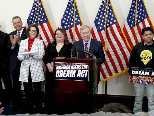 Senator Dick Durbin przed emeryturą chce uchwalenia DREAM Act. Ustawa zapewniłaby ścieżkę do obywatelstwa dla nieudokumentowanych imigrantów wwziezionych do USA jako dzieci