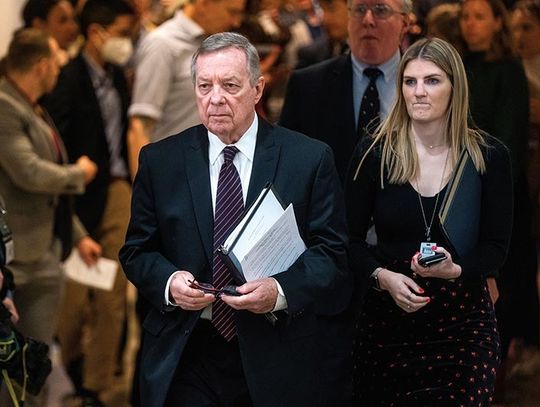 Senator Dick Durbin wezwał do większej ochrony listonoszy