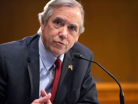 Senator Jeff Merkley wezwał do lądowych dostaw amerykańskiej pomocy dla Strefy Gazy