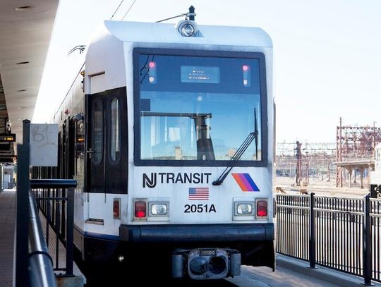 Setki tysięcy dojeżdżających do pracy dotkniętych strajkiem maszynistów New Jersey Transit