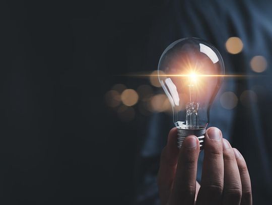 Setki tysięcy osób bez prądu z powodu zbyt wysokich cen