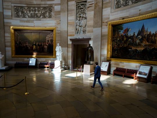 Shutdown w praktyce: zamknięte parki i muzea, opustoszałe urzędy i praca bez zapłaty