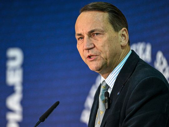 Sikorski dla „NYT”: aby negocjować z Rosją, trzeba najpierw dokonać pokazu siły