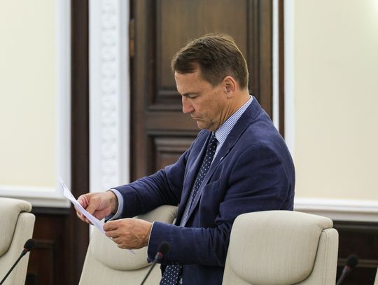 Sikorski: Kolejne naruszenie naszej przestrzeni powietrznej ze Wschodu; będzie protest MSZ wobec sprawcy