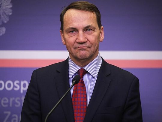 Sikorski pytany o wymianę ambasadorów: będą zmiany, przegląd kadrowy już się dokonuje