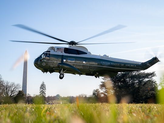 Służby badają incydent z udziałem śmigłowca przewożącego Trumpa