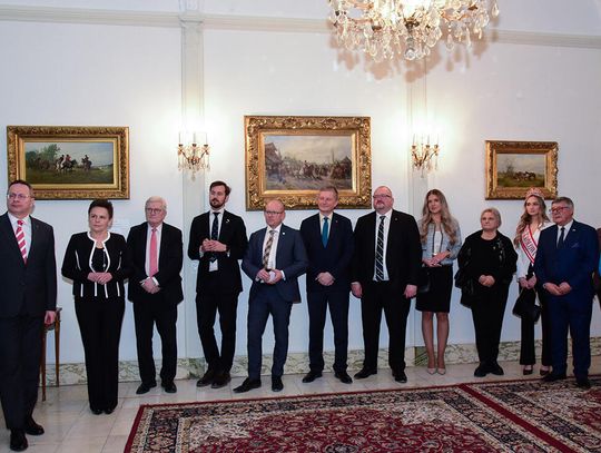 Spotkanie z parlamentarzystami z ruchu „United for Ukraine” w Konsulacie Generalnym RP w Chicago Spotkanie z parlamentarzystami z ruchu „United for Ukraine” w Konsulacie Generalnym RP w Chicago