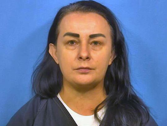 Sprzątaczka aresztowana za kradzież biżuterii w domu na przedmieściach Chicago