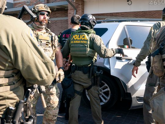 Strach w społecznościach imigracyjnych po nalotach w Karolinie Północnej Strach w społecznościach imigracyjnych po nalotach w Karolinie Północnej