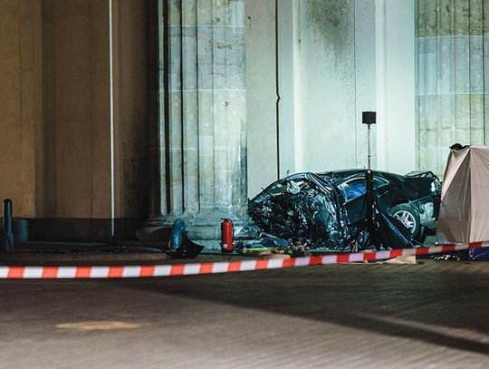 Niemcy. Polak kierował samochodem, który uderzył w Bramę Brandenburską