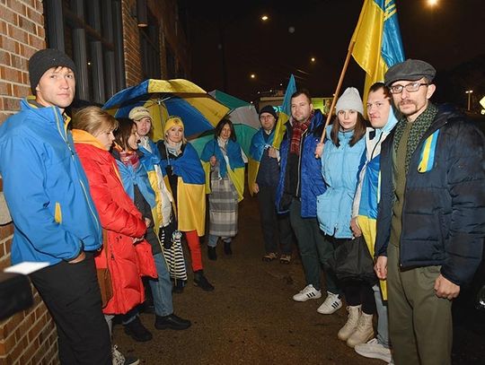 Ukraińcy solidarni z Polakami i Polonią&nbsp;demonstrowali przed Centrum Kopernikowskim&nbsp;w&nbsp;Chicago