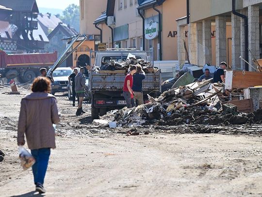 Stronie Śląskie. Mieszkańcy: krajobraz jak po wojnie; ul. Nadbrzeżna zmieciona z powierzchni (ZDJĘCIA)