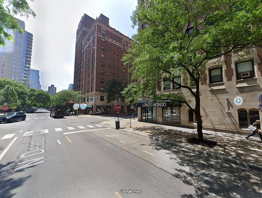 Strzały na ulicy w Gold Coast w centrum Chicago