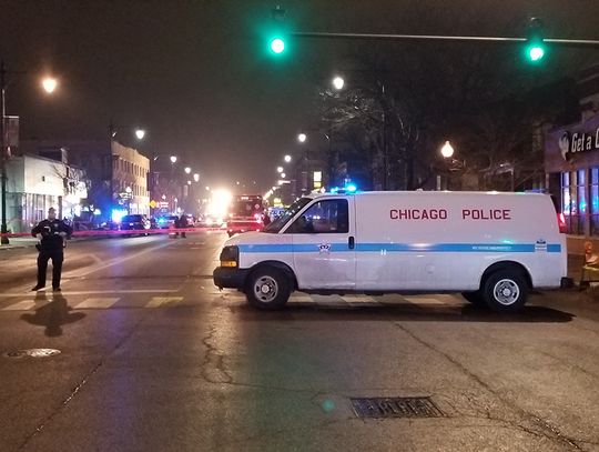 Strzelanina w Old Irving Park. Ranny policjant i 15-latek, sprawca nie żyje