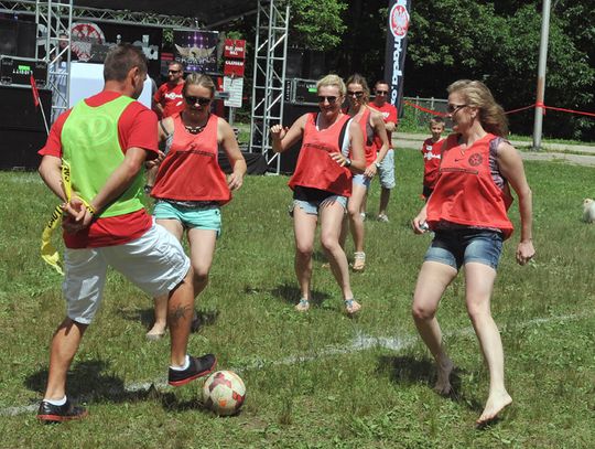 Super Ojcowie kontra Super Matki na Poloniadzie, czyli niedziela na sportowo