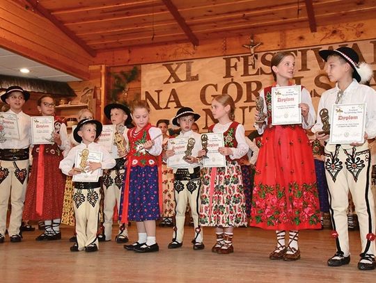 Święto góralskiego tańca, śpiewu i muzyki na scenie Domu Podhalan