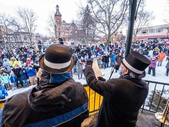 Świstak Willie z Illinois nie zgadza się z Philem z Pensylwanii: wiosna nadejdzie wkrótce!