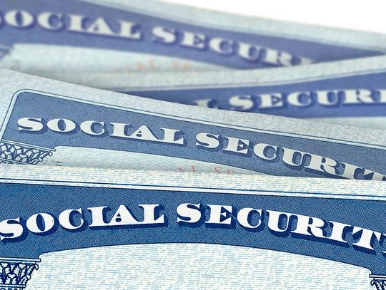 Sygnalista: Urzędnicy DOGE nielegalnie skopiowali dane Ubezpieczeń Społecznych 300 milionów osób