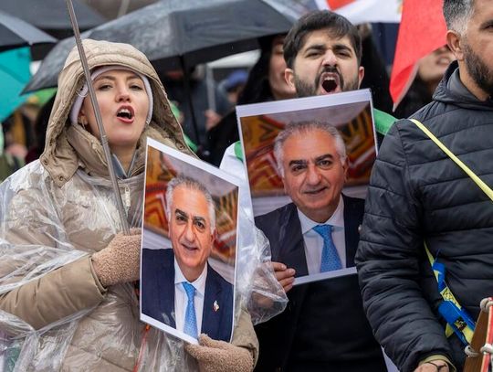 Syn obalonego szacha Iranu: wraz ze śmiercią Chameneia kończy się Republika Islamska