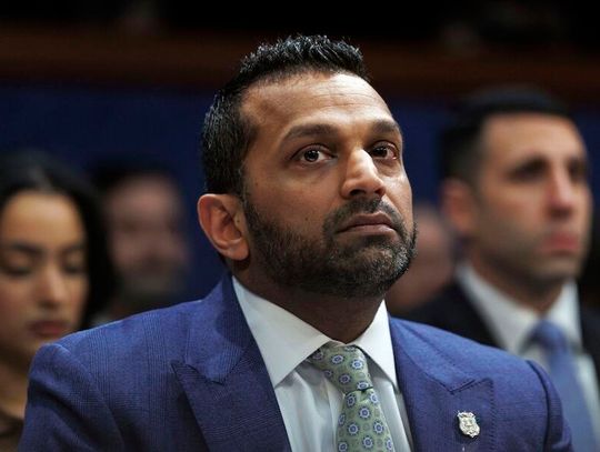 Szef FBI: związani z Rosją hakerzy atakują użytkowników komunikatorów, w tym polityków Szef FBI: związani z Rosją hakerzy atakują użytkowników komunikatorów, w tym polityków