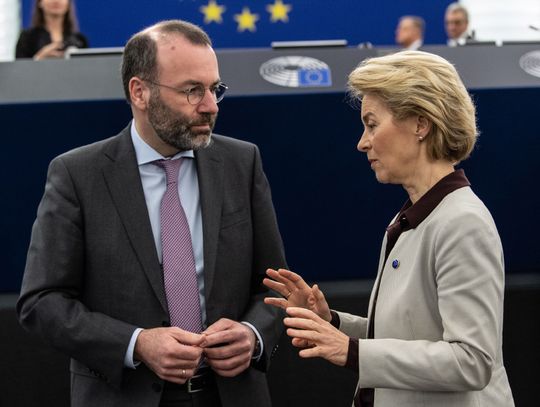 Szef grupy EPL Weber: poprzemy von der Leyen w staraniach o drugą kadencję na stanowisku szefowej KE