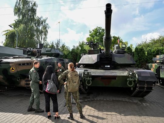 Szef MON: do Polski dotarła kolejna partia czołgów Abrams