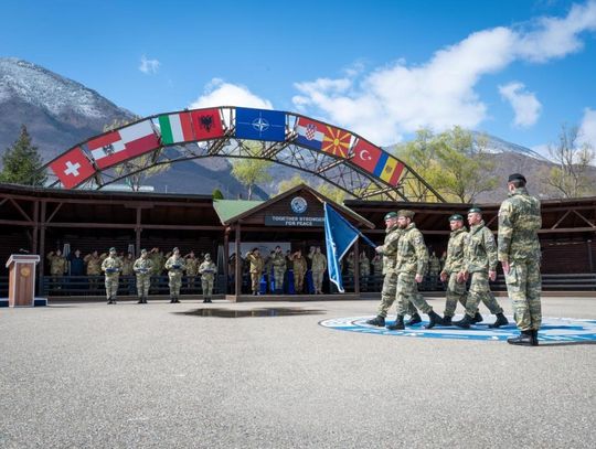 Szef MON: polski kontyngent wojskowy jest w Kosowie tyle lat, ile jesteśmy w NATO