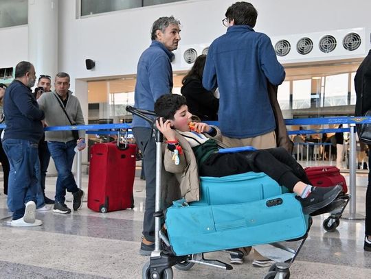 Szef MSZ: pewna liczba naszych rodaków utknęła na lotniskach w regionie Bliskiego Wschodu