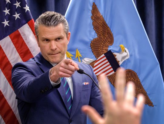 Szef Pentagonu zapowiada najbardziej intensywny atak na Iran; Teheran grozi Trumpowi