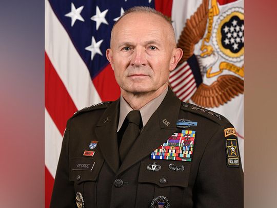 Szef sztabu sił lądowych wezwany do ustąpienia ze stanowiska