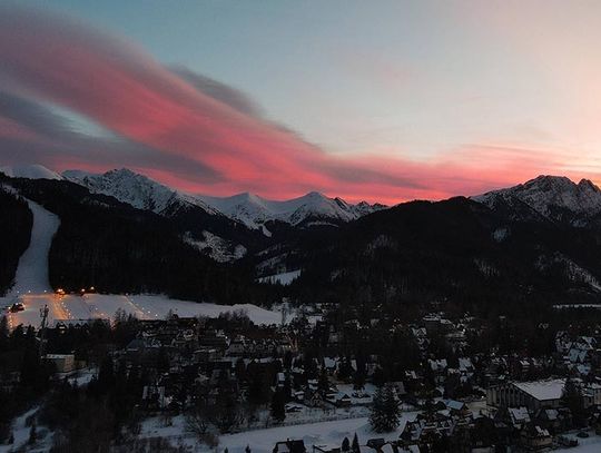 Tatry. Sprawcom odpalenia fajerwerków w Dolinie Pięciu Stawów grożą mandaty