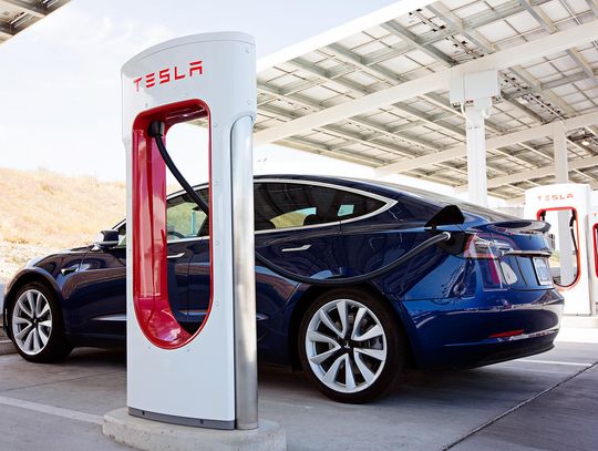 Tesla zaproponowała niemal 1 bln dol. wynagrodzenia dla Muska w ciągu 10 lat