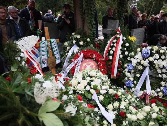 Tłumy pożegnały Jacka Magierę na Cmentarzu Wojskowym na Powązkach