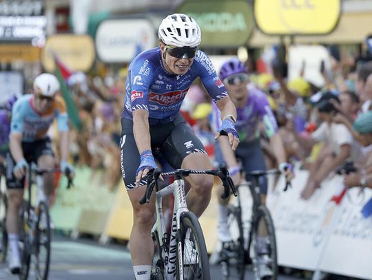 Tour de France - Philipsen wygrał 17. etap, Pogacar nadal liderem