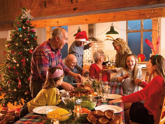 Troska o ludzi w Święta: budowanie tradycji, wdzięczności i więzi