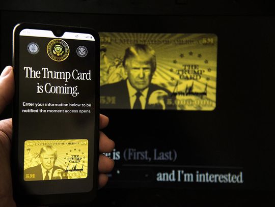 Trump: 15 tys. osób zgłosiło się po "złotą kartę" pobytu