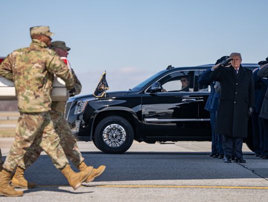 Trump oddał hołd żołnierzom, którzy zginęli na wojnie z Iranem