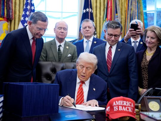 Trump podpisał pakiet ustaw budżetowych i zakończył shutdown