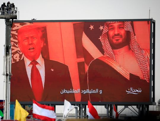 Trump powiedział, że wydał instrukcję zbombardowania Iranu w razie zamachu na niego