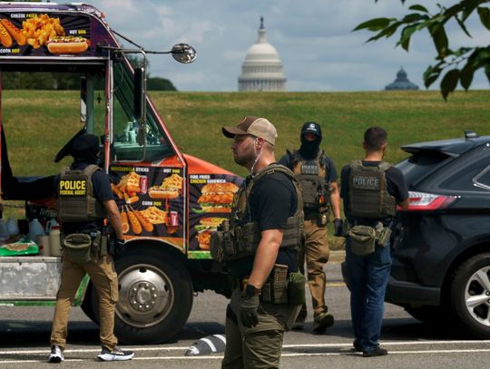 Trump: wojsko i policja „wyzwolą oblężony przez bandytów i morderców” Waszyngton