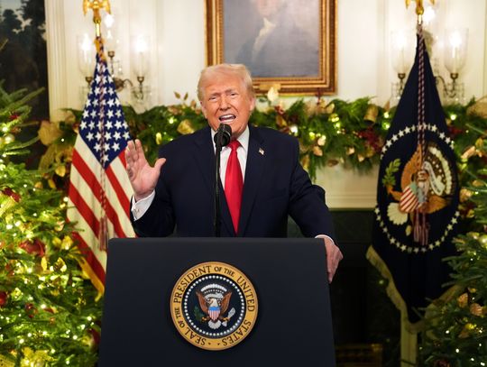 Trump zapowiedział dodatkową wypłatę 1776 dolarów dla każdego żołnierza Trump zapowiedział dodatkową wypłatę 1776 dolarów dla każdego żołnierza