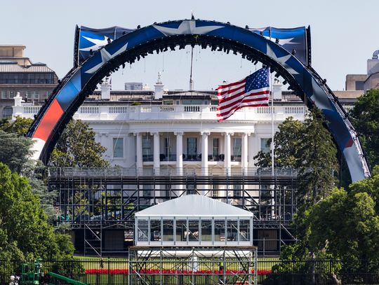 Trump zasugerował, że arena budowana na galę MMA może pozostać na stałe przy Białym Domu