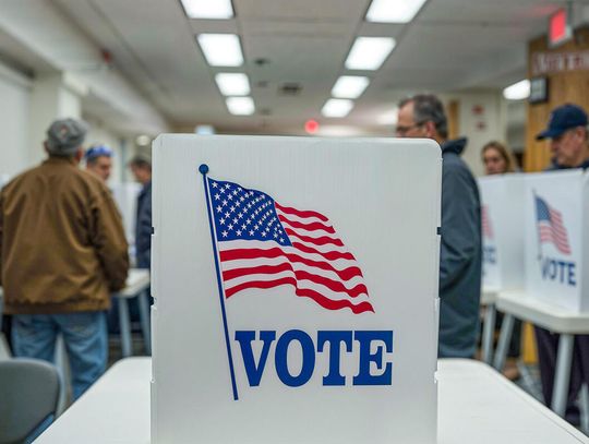 Trump zwolnił w czwartek trzech ostatnich członków Election Assistance Commission